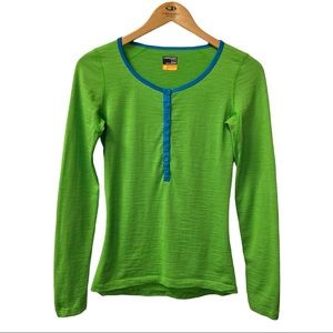 Icebreaker Women's Merino BodyFit 200 Striped Green
Contrast Blue Henley Top XS